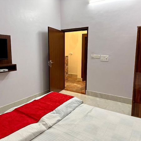Raghuvar Inn Ayodhya Esterno foto