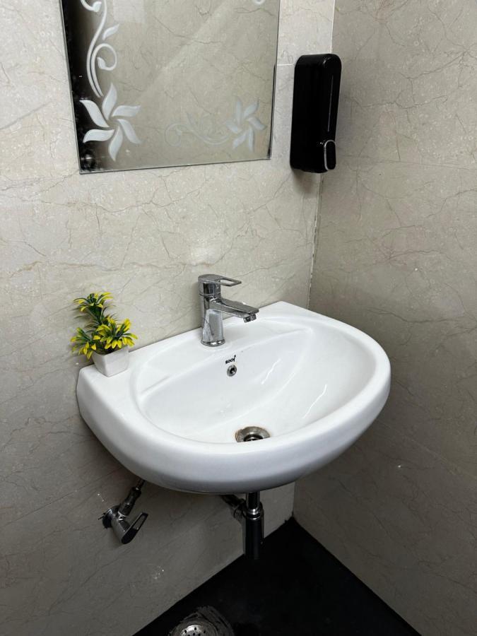 Raghuvar Inn Ayodhya Esterno foto